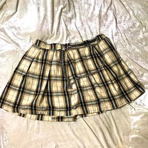 Pleated Plaid Flannel With Chain